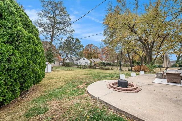 $325,000 | 5105 Woodson Road, Mission, KS 66202