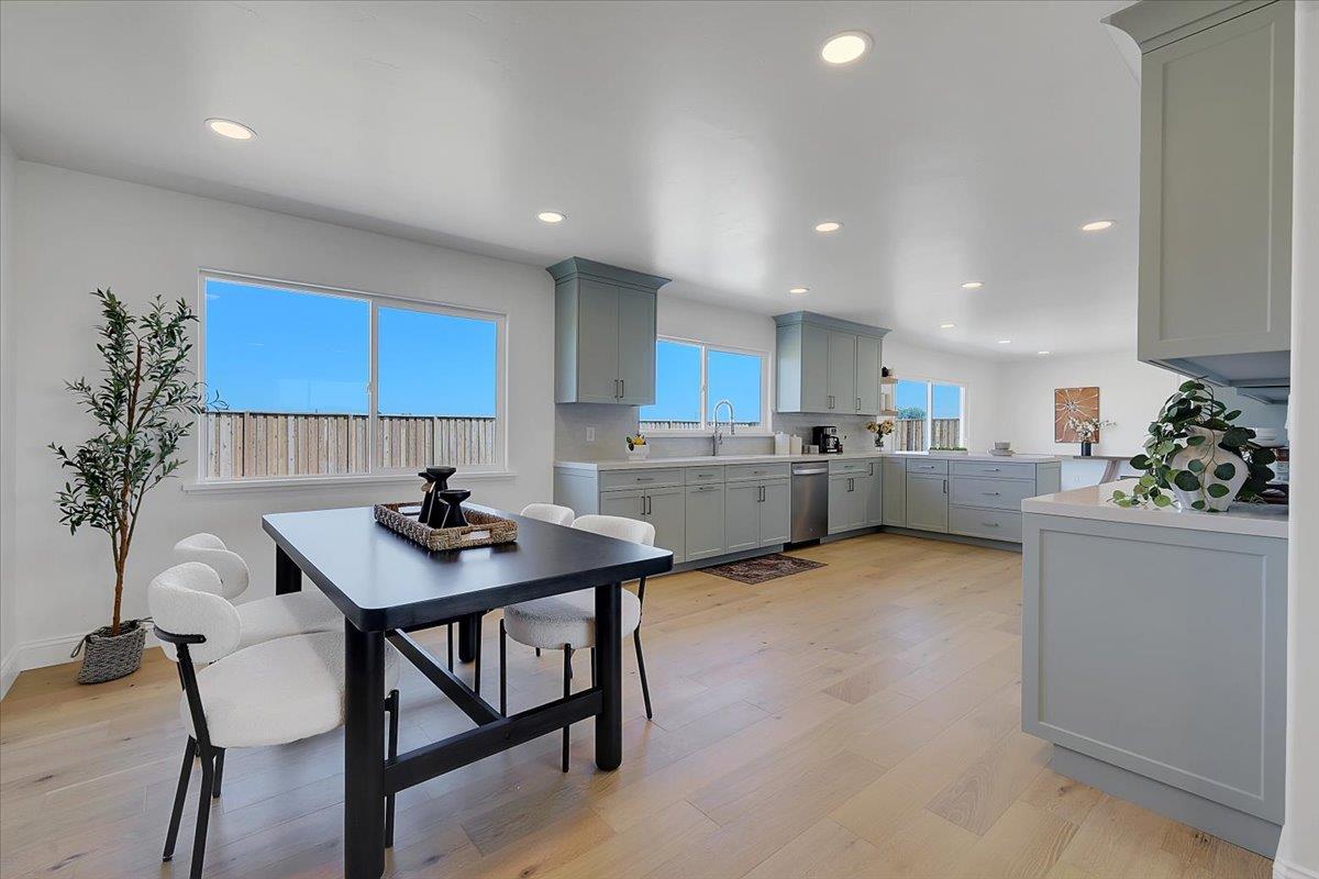 1181 Barry Road Yuba City, CA 95991 - Photo 12 of 60 a kitchen with a table and chairs in it