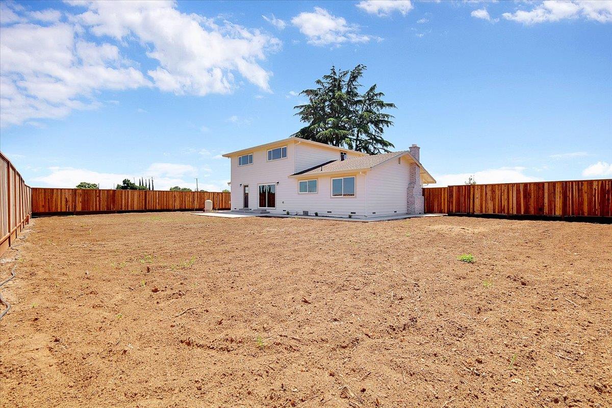 1181 Barry Road Yuba City, CA 95991 - Photo 44 of 60 a view of a house with a yard