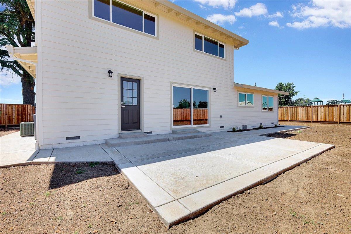 1181 Barry Road Yuba City, CA 95991 - Photo 47 of 60 a view of a house with a patio