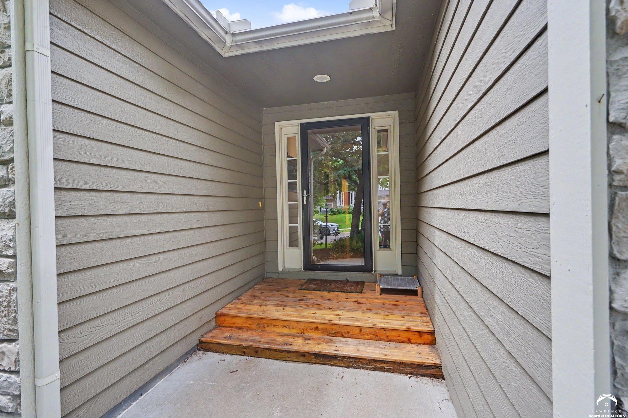 3238 Huntington Road Lawrence, KS 66049 - Photo 5 of 49