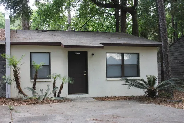 $1,075 | 7011 Southwest 17th Place, Gainesville, FL 32607