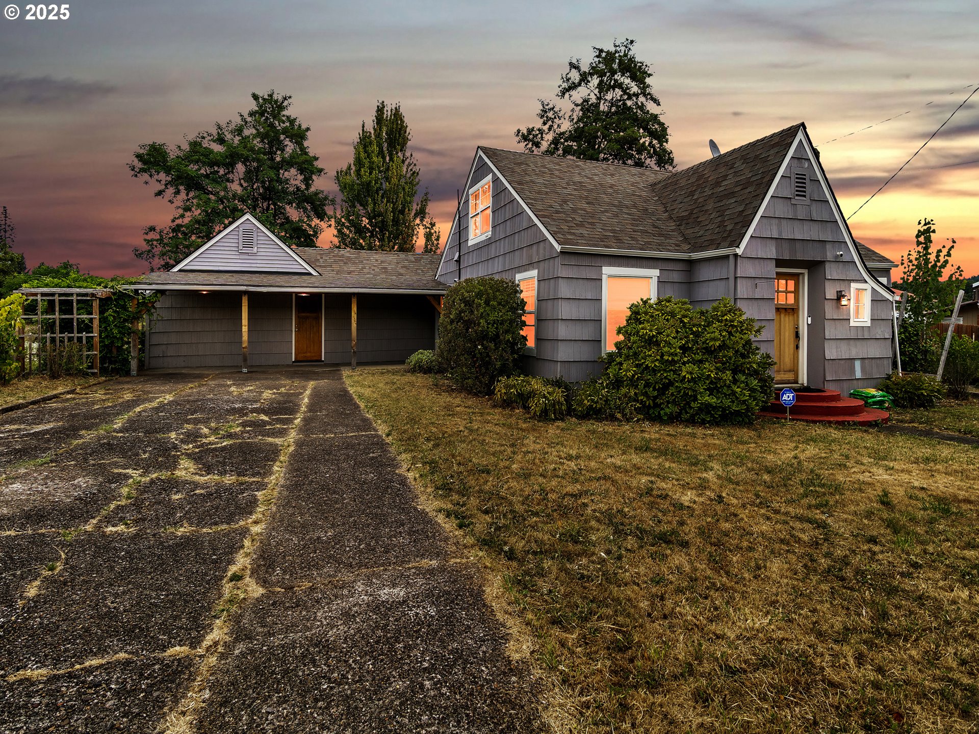 38280 Southwest Fort Hill Road Willamina, OR 97396 - Photo 2 of 31 a front view of a house with a yard