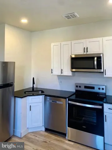 $1,345 | 11 East Walnut Street, Unit 4, Lancaster, PA 17602