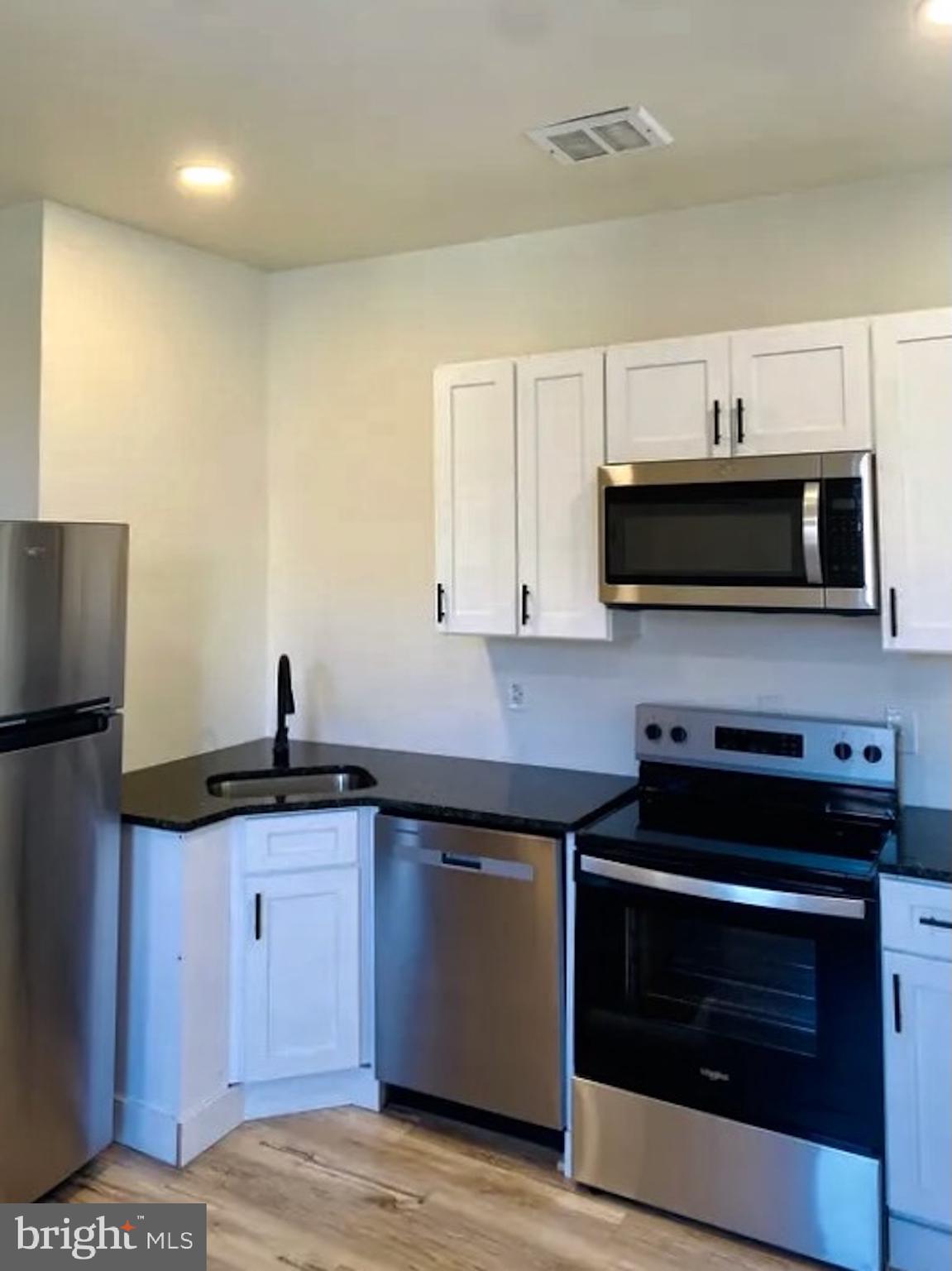 11 East Walnut Street, Unit 4 Lancaster, PA 17602 - Photo 3 of 5