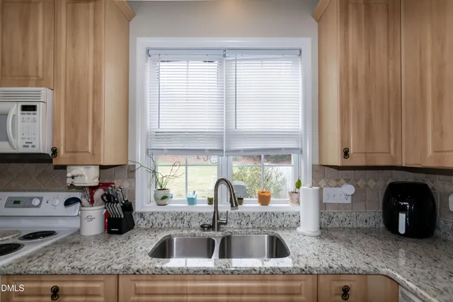 $285,000 | 2907 Andover Glen Road, Raleigh, NC 27604