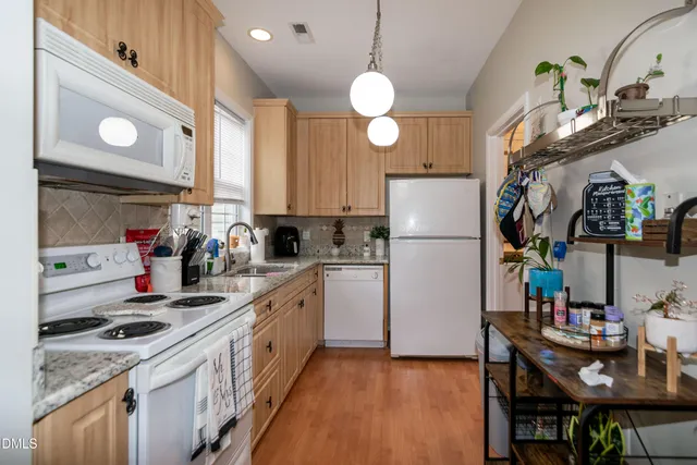 $285,000 | 2907 Andover Glen Road, Raleigh, NC 27604