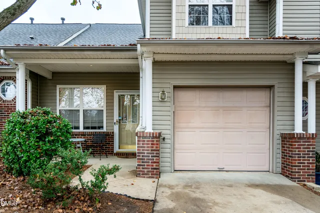 $285,000 | 2907 Andover Glen Road, Raleigh, NC 27604