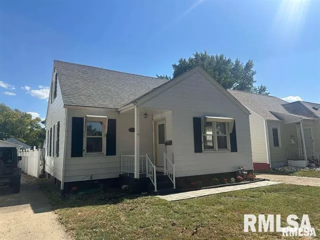 $2,150 | 2052 North 20th Street, Springfield, IL 62702