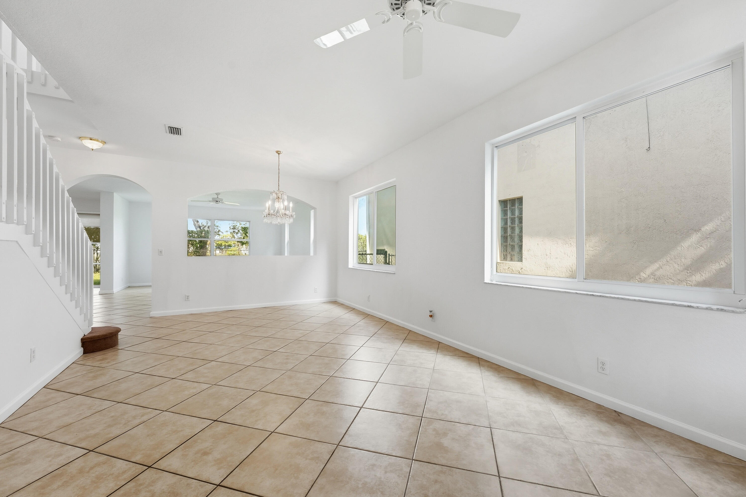 1275 Rose Gate Boulevard Riviera Beach, FL 33404 - Photo 4 of 45 04_dsc03309