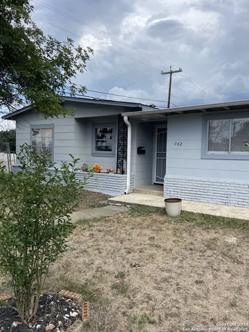 a house view with a outdoor space