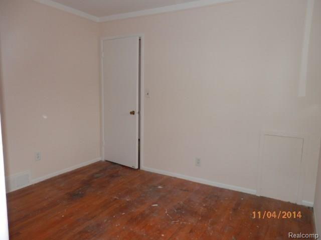 9128 Farmington Road Livonia, MI 48150 - Photo 4 of 8 BEDROOM1.jpg