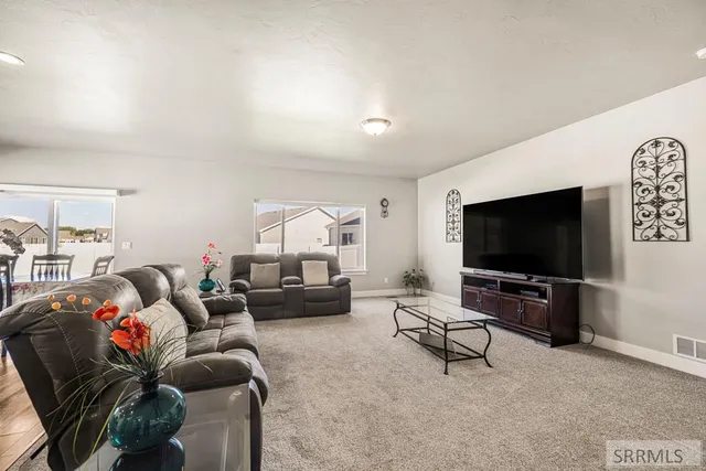 $494,900 | 408 North Curlew Drive, Ammon, ID 83401