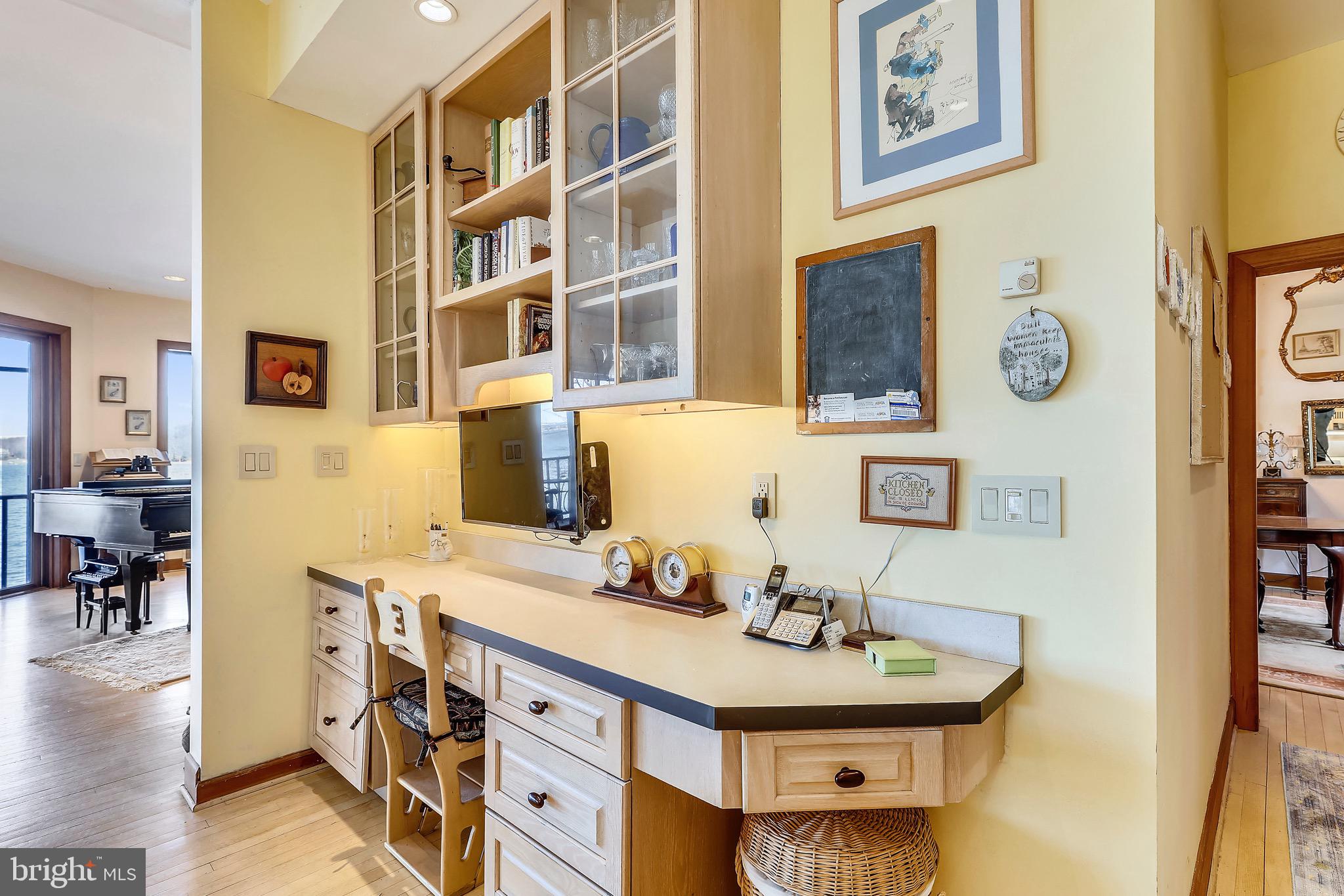 3 Beach Road Annapolis, MD 21405 - Photo 13 of 55 Desk area in Kitchen