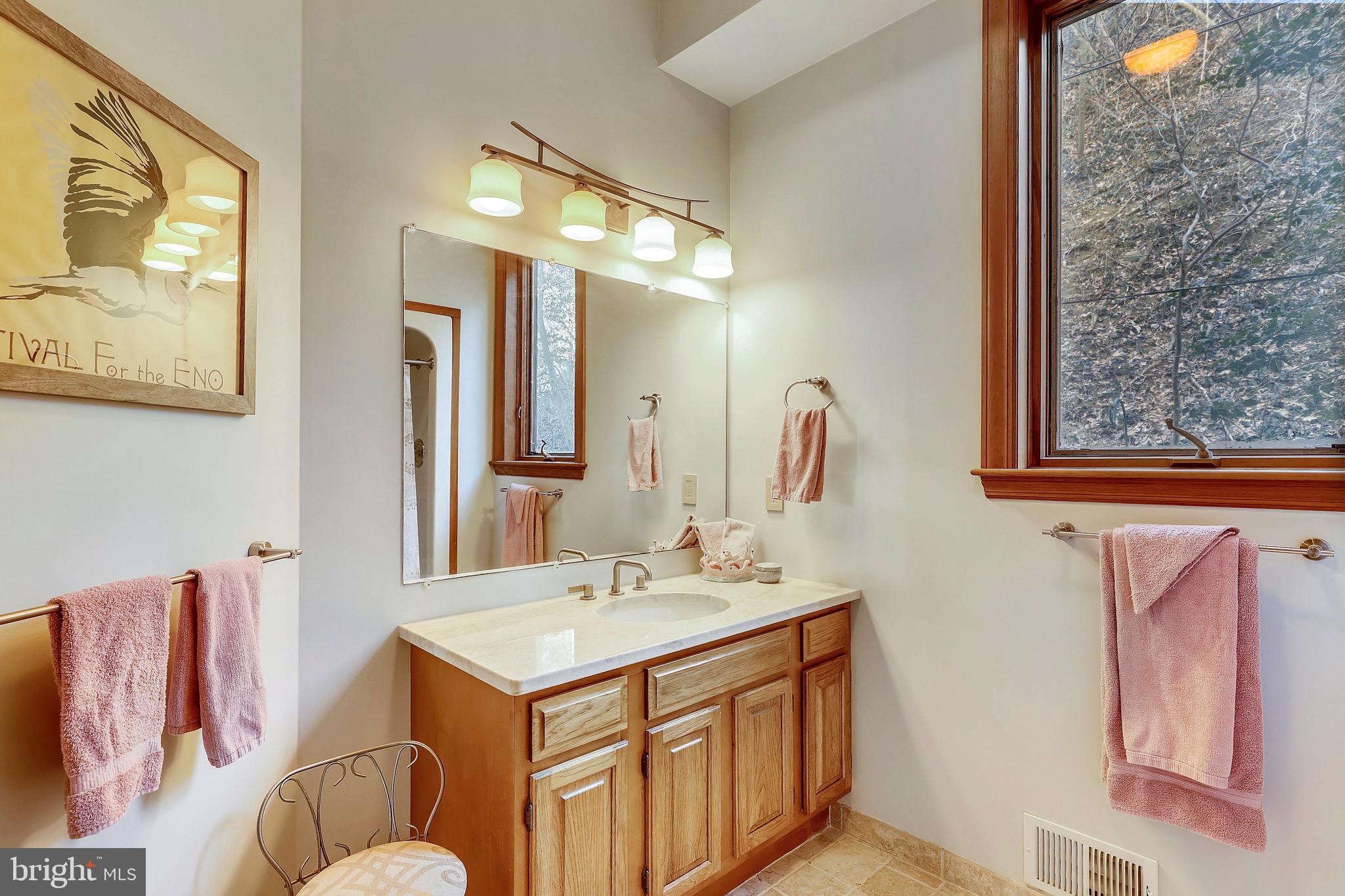 3 Beach Road Annapolis, MD 21405 - Photo 21 of 55 Main Level Bathroom