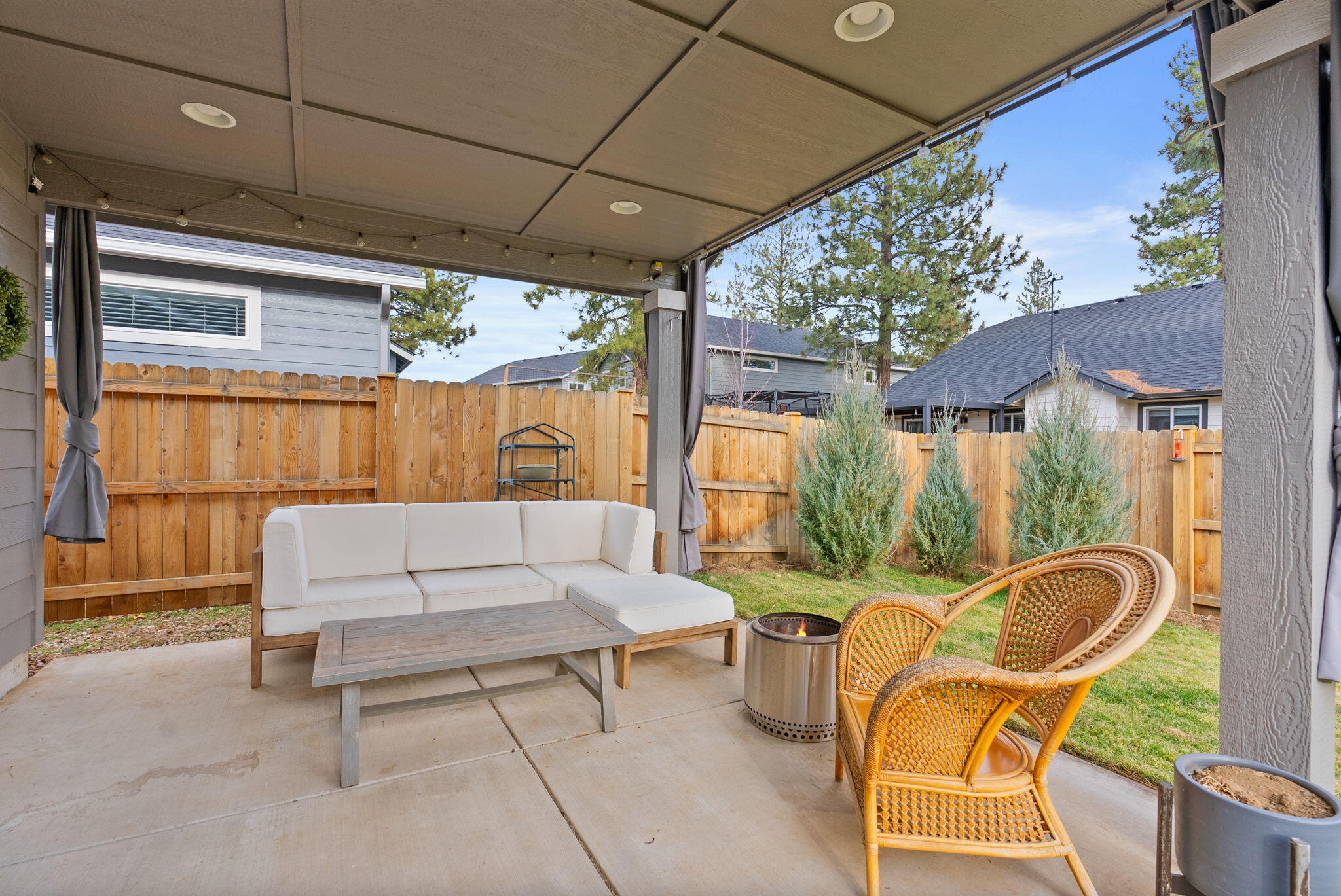 632 North Reed Street Sisters, OR 97759 - Photo 26 of 36 a outdoor living space with patio furniture and garden