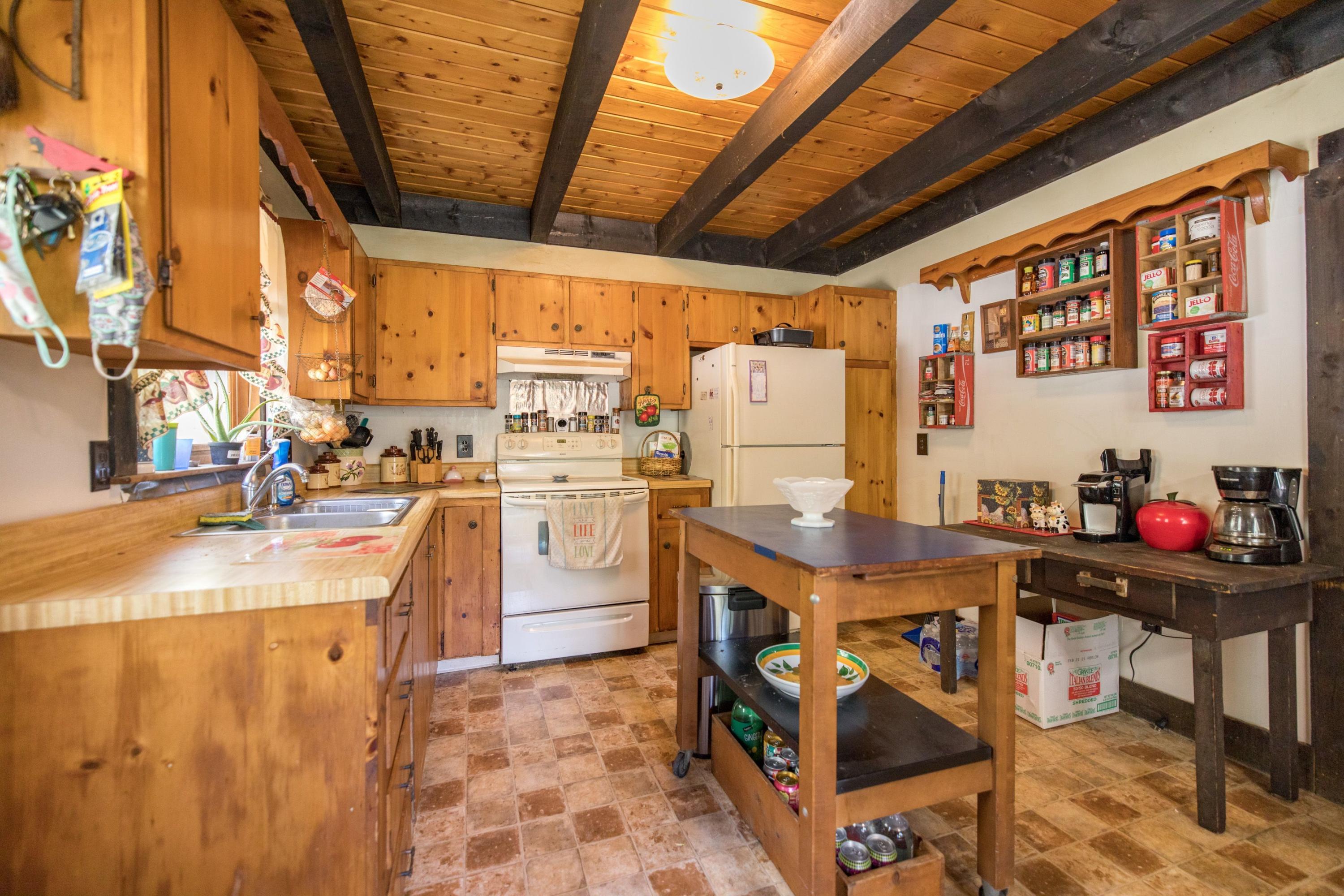 277 Townhouse Road East Waterboro, ME 04030 - Photo 5 of 28 5