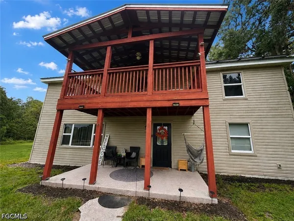 $525,000 | 2630 Bee Branch Lake Drive, LaBelle, FL 33935