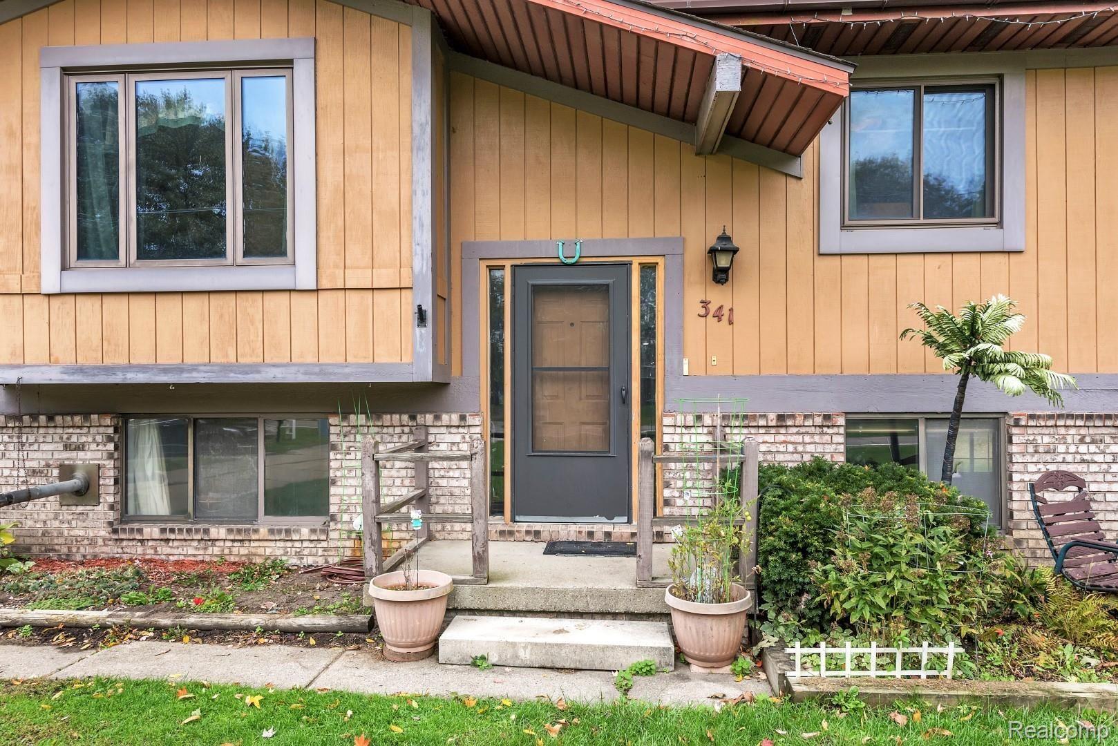341 Fowlerville Road Fowlerville, MI 48836 - Photo 4 of 47 Please come in