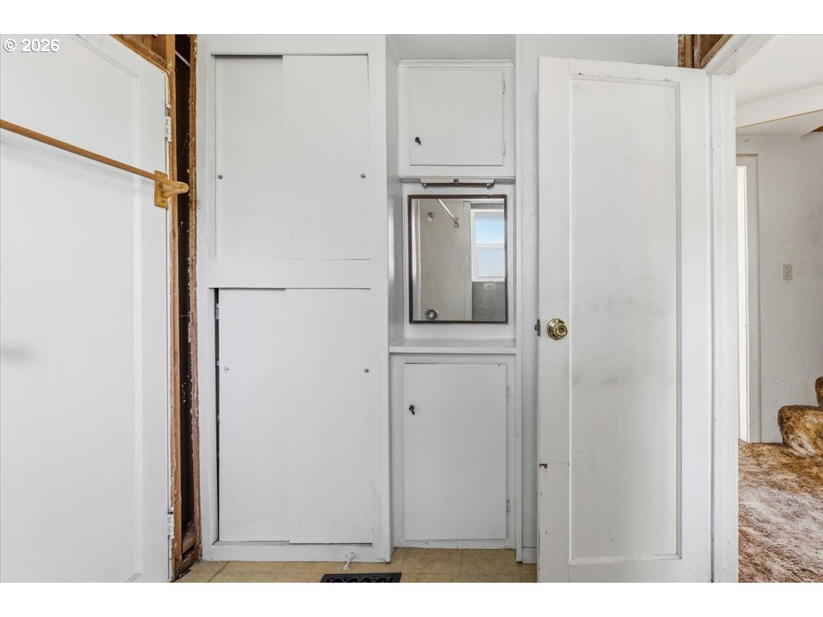 13209 Northeast San Rafael Street Portland, OR 97230 - Photo 15 of 35