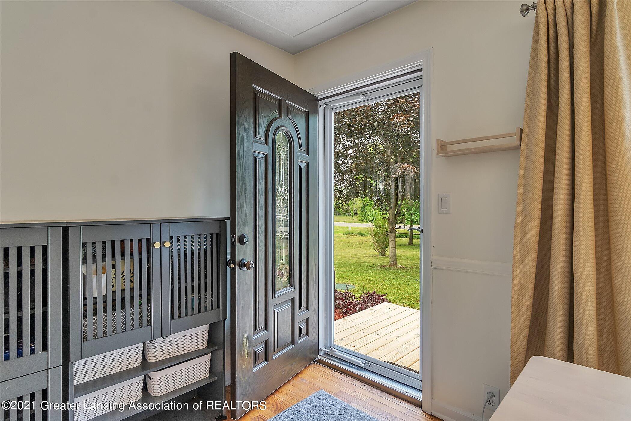 473 Haslett Road Haslett, MI 48840 - Photo 5 of 38 05-473 Haslett Rd-Windowstill Real Estat
