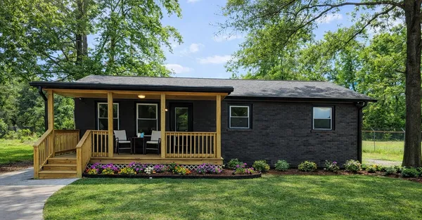 $225,000 | 202 East Huggins Street, Manning, SC 29102