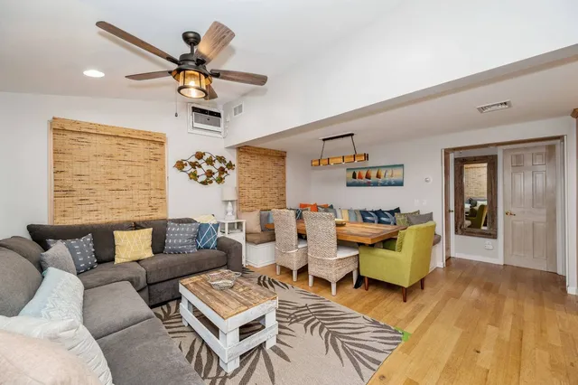 $1,725,000 | 14 East Landing, Hampton Bays, NY 11946