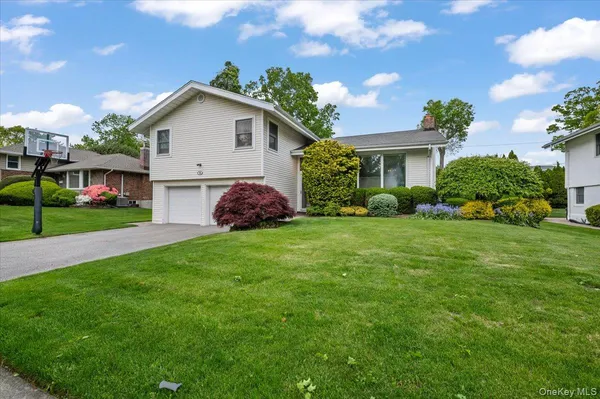 $1,380,000 | 56 Middle Lane, Jericho, NY 11753