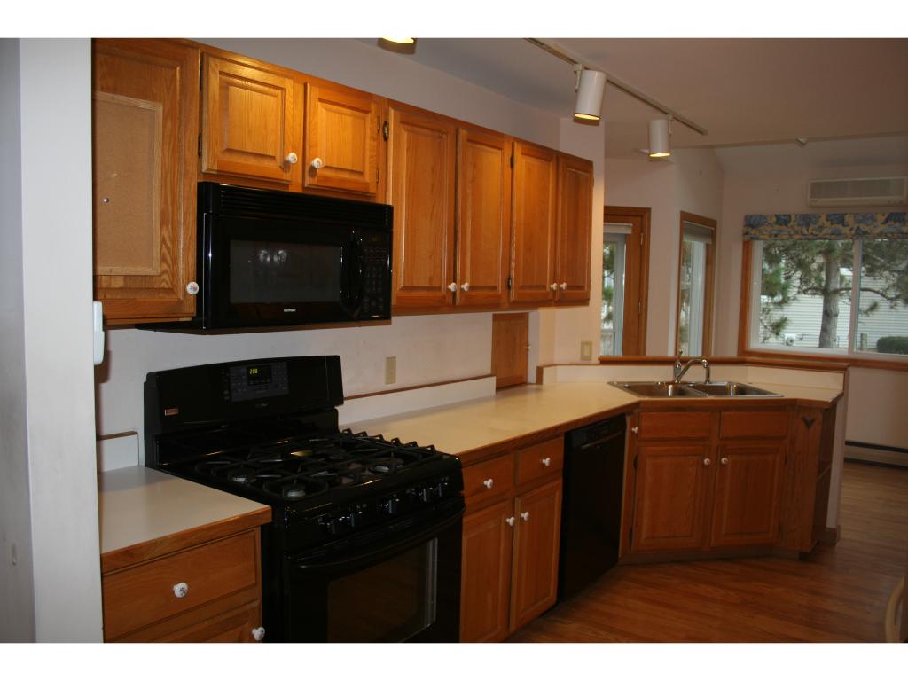 170 Meadowrun Road, Unit 170 Williston, VT 05495 - Photo 9 of 32 Gallery Image 9