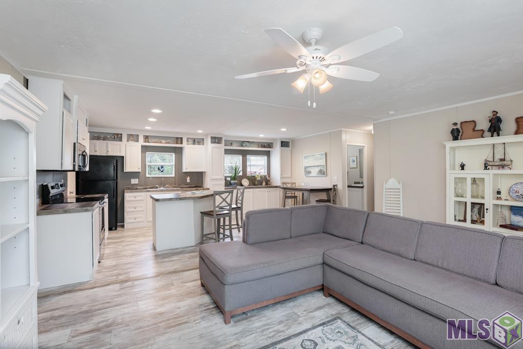 11428 Pipeline Road Gonzales, LA 70737 - Photo 8 of 28 Gallery Image 8