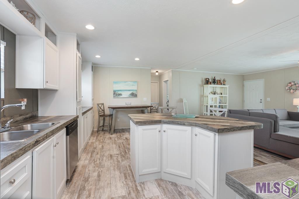 11428 Pipeline Road Gonzales, LA 70737 - Photo 10 of 28 Gallery Image 10