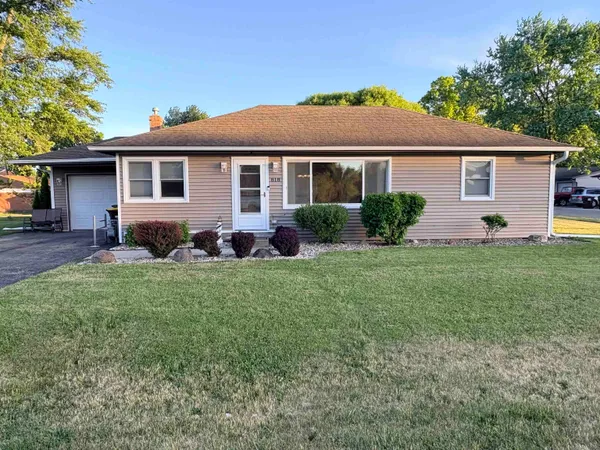 $240,000 | 818 West Jackson Street, Belvidere, IL 61008