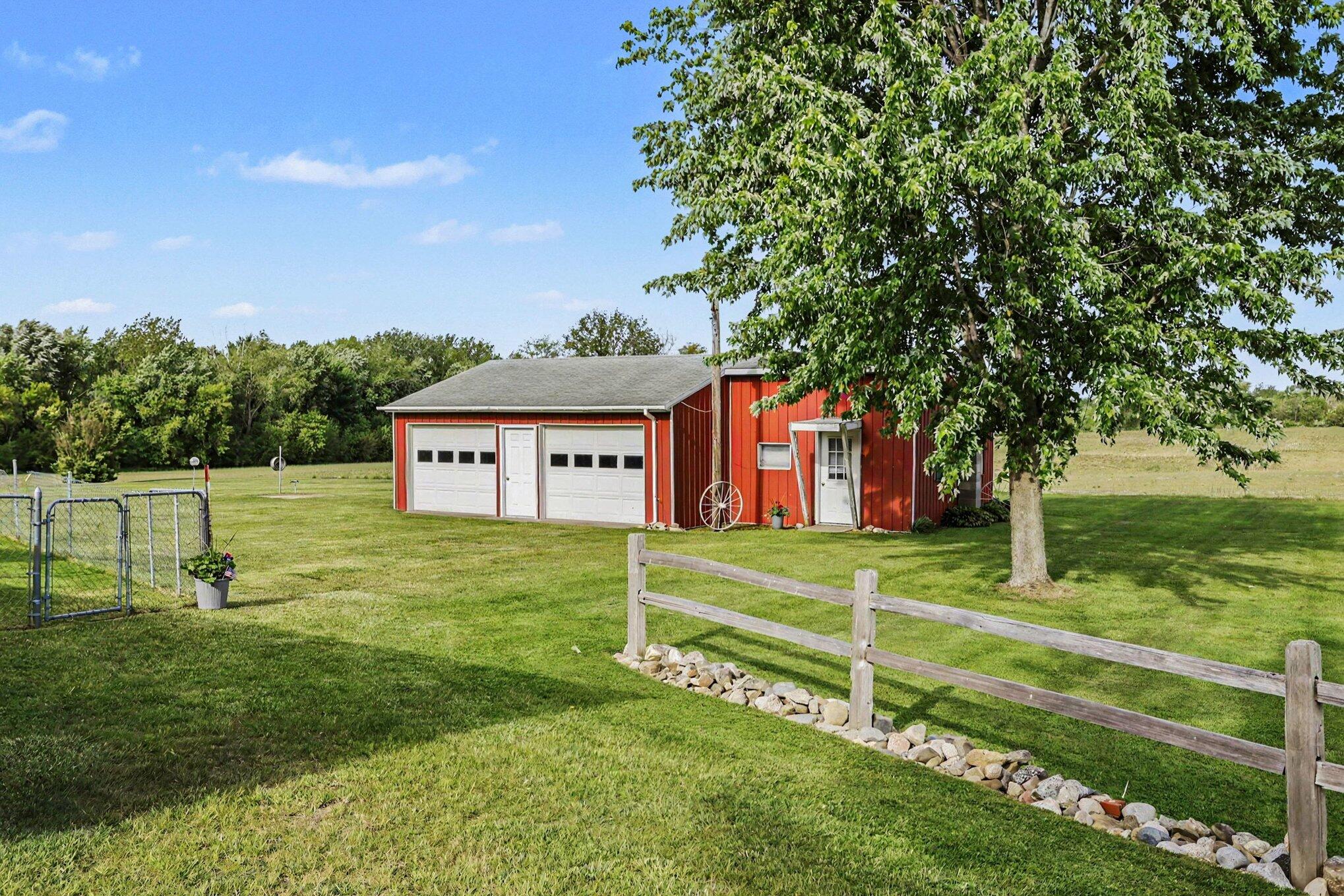 5494 Old Pipestone Road Eau Claire, MI 49111 - Photo 5 of 50 002_file_8883
