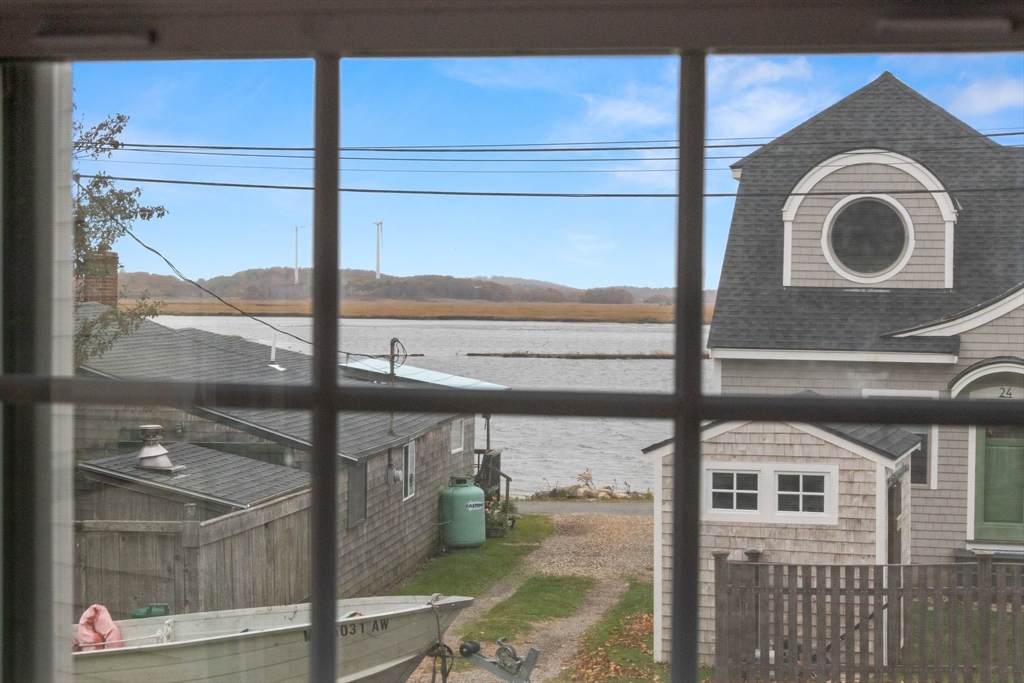 15 Eagle Hill Road Ipswich, MA 01938 - Photo 6 of 41 a view of living room