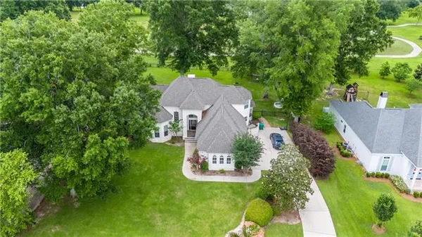 $675,000 | 733 Plantation Drive, Abita Springs, LA 70420