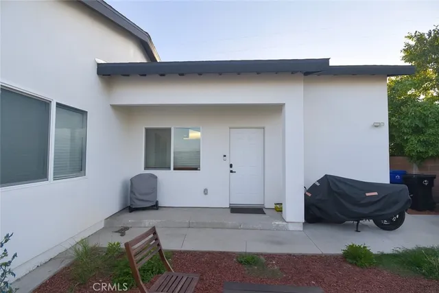 a view of room with car parked