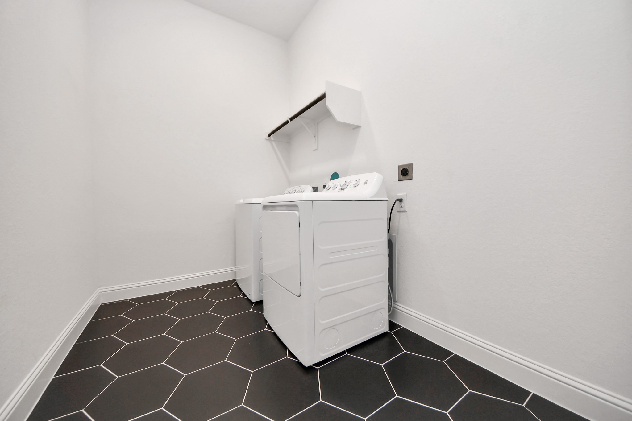 11914 Parsifal Creek Road Humble, TX 77346 - Photo 16 of 37 Indoor Utility Room