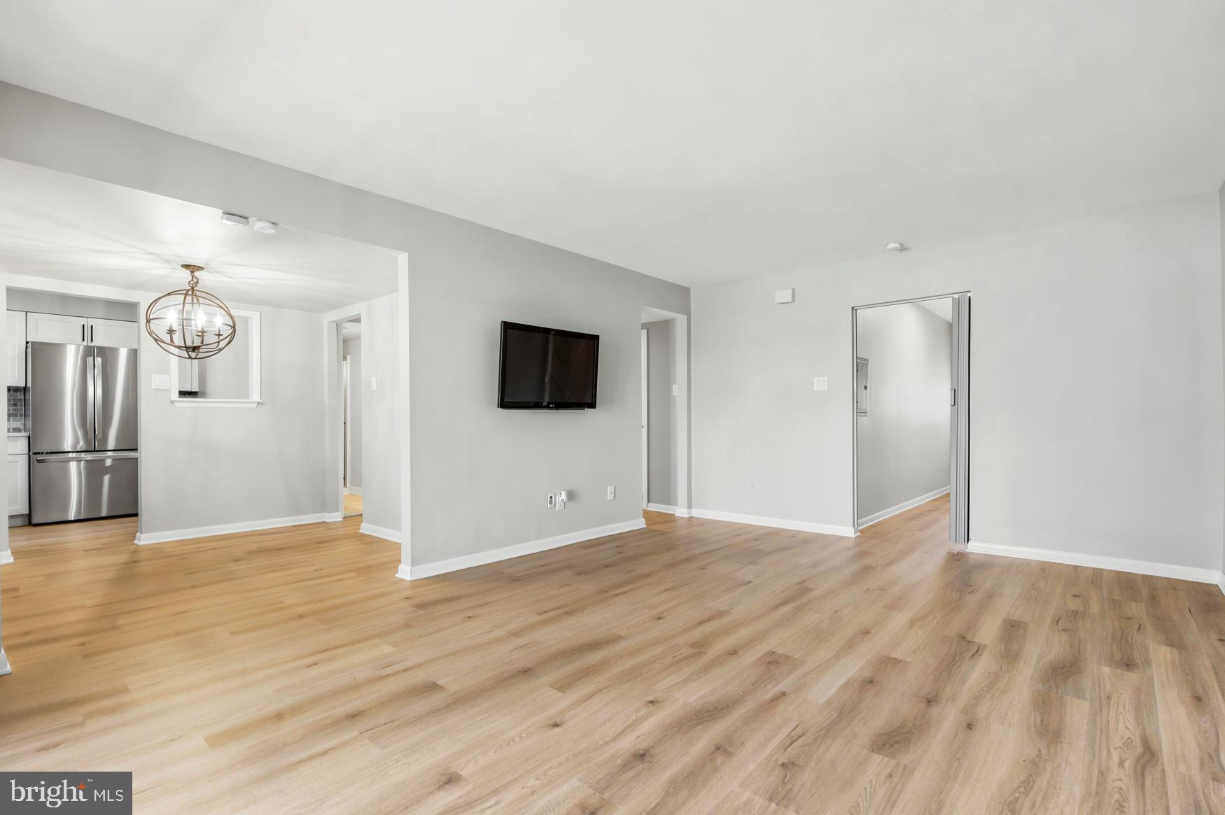 1155 York Rd., Unit E4 Warminster, PA 18974 - Photo 8 of 24 Living Room