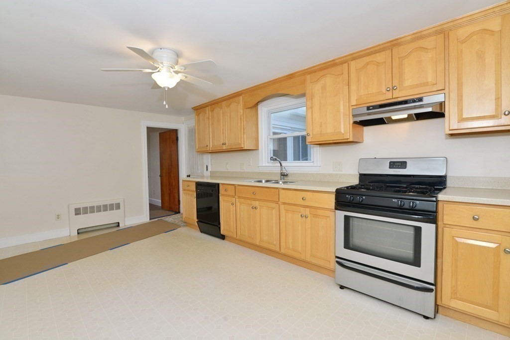 140 Salem End Road Framingham, MA 01702 - Photo 5 of 21 Gallery Image 5
