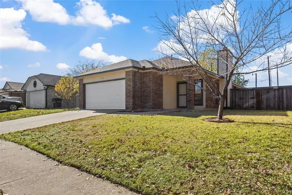 $2,300 | 4313 Flamingo Way, Mesquite, TX 75150