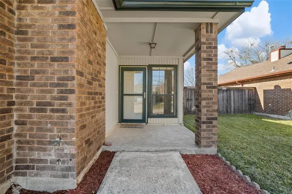 $2,300 | 4313 Flamingo Way, Mesquite, TX 75150