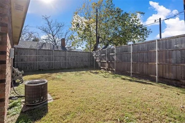 $2,300 | 4313 Flamingo Way, Mesquite, TX 75150