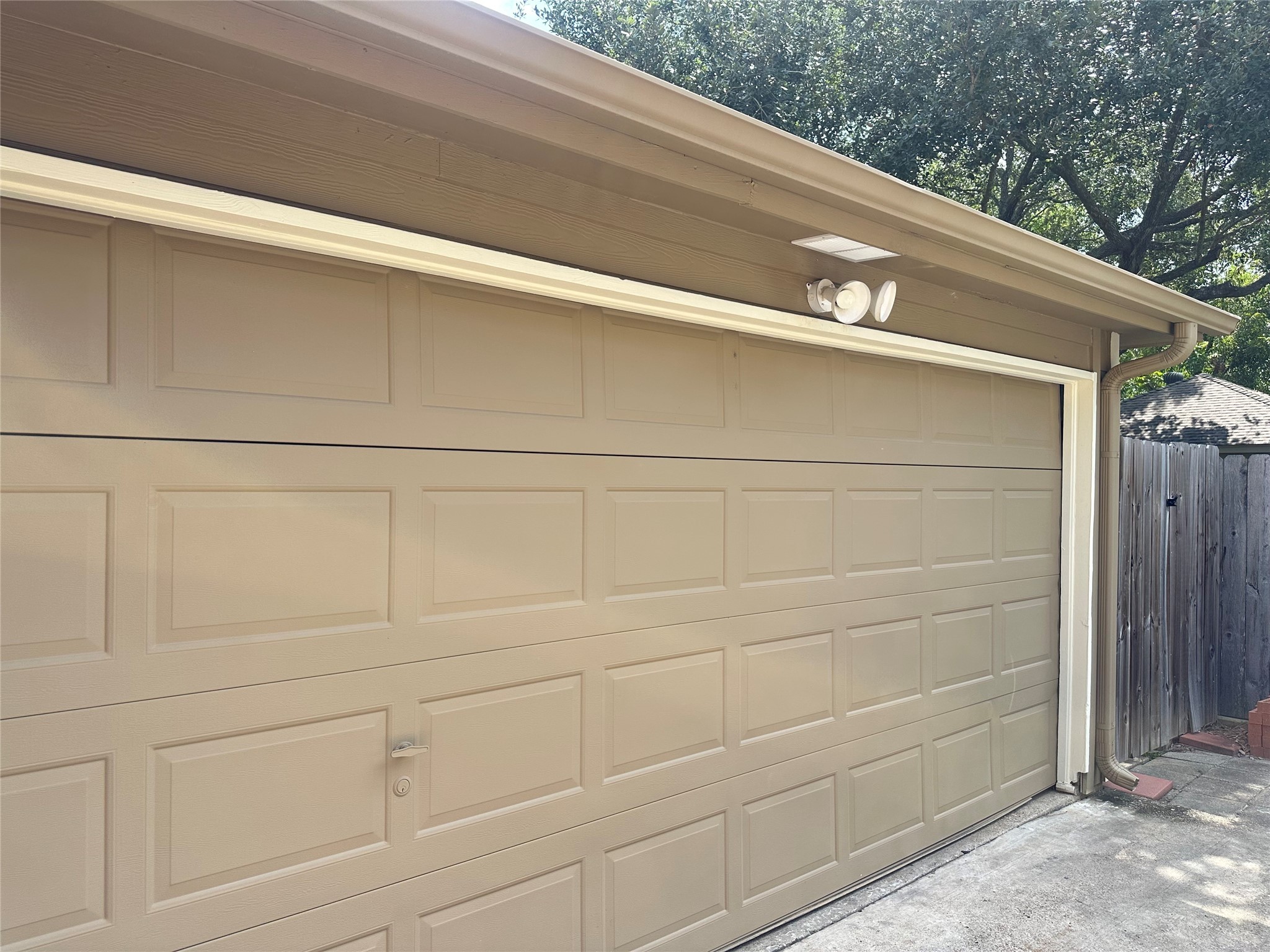17722 Sorrell Ridge Drive Spring, TX 77388 - Photo 14 of 37 a close view of shower