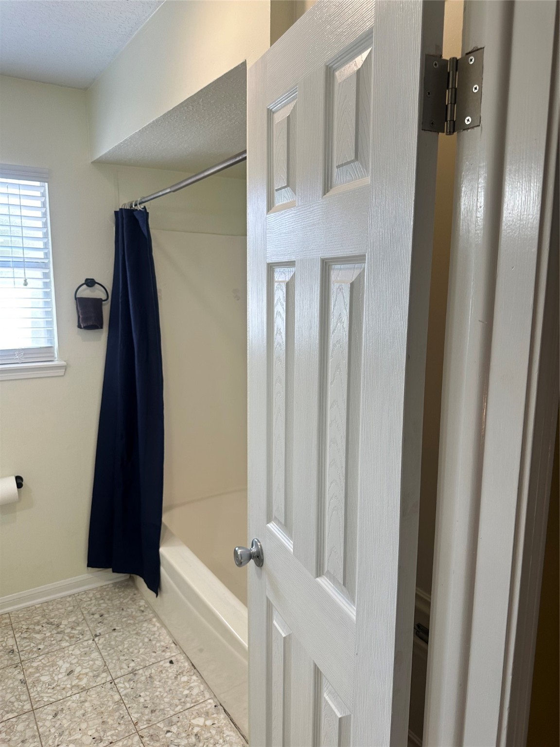 17722 Sorrell Ridge Drive Spring, TX 77388 - Photo 19 of 37 a view of an entryway with a hallway