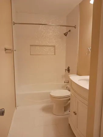 $2,600 | 546 Fawn Court, Carol Stream, IL 60188