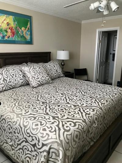 6161 Northwest 2nd Avenue, Unit PHO Boca Raton, FL 33487 - Photo 15 of 32 King Bed+2 Closets!