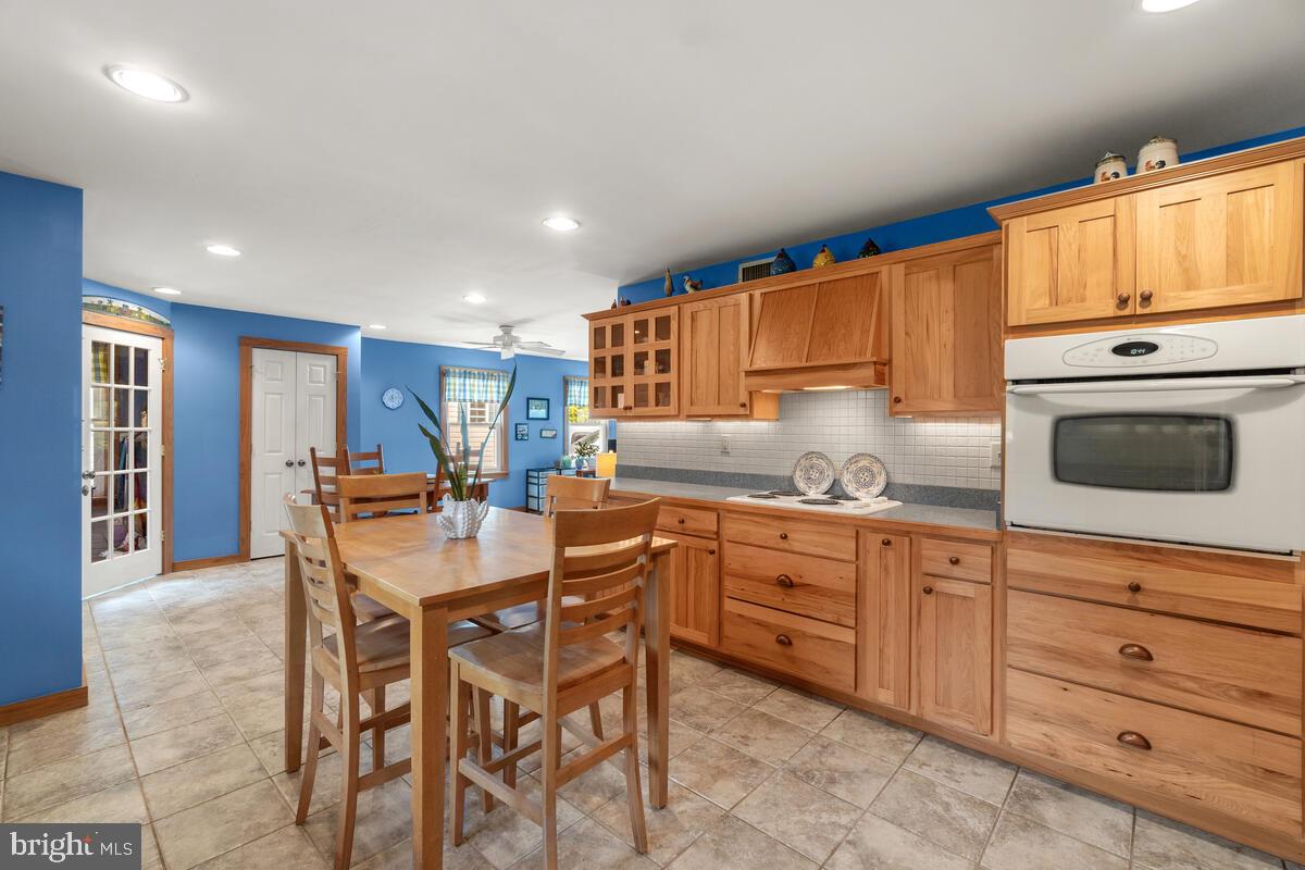 12920 Coppermine Road Union Bridge, MD 21791 - Photo 16 of 56 Wall oven and cooktop