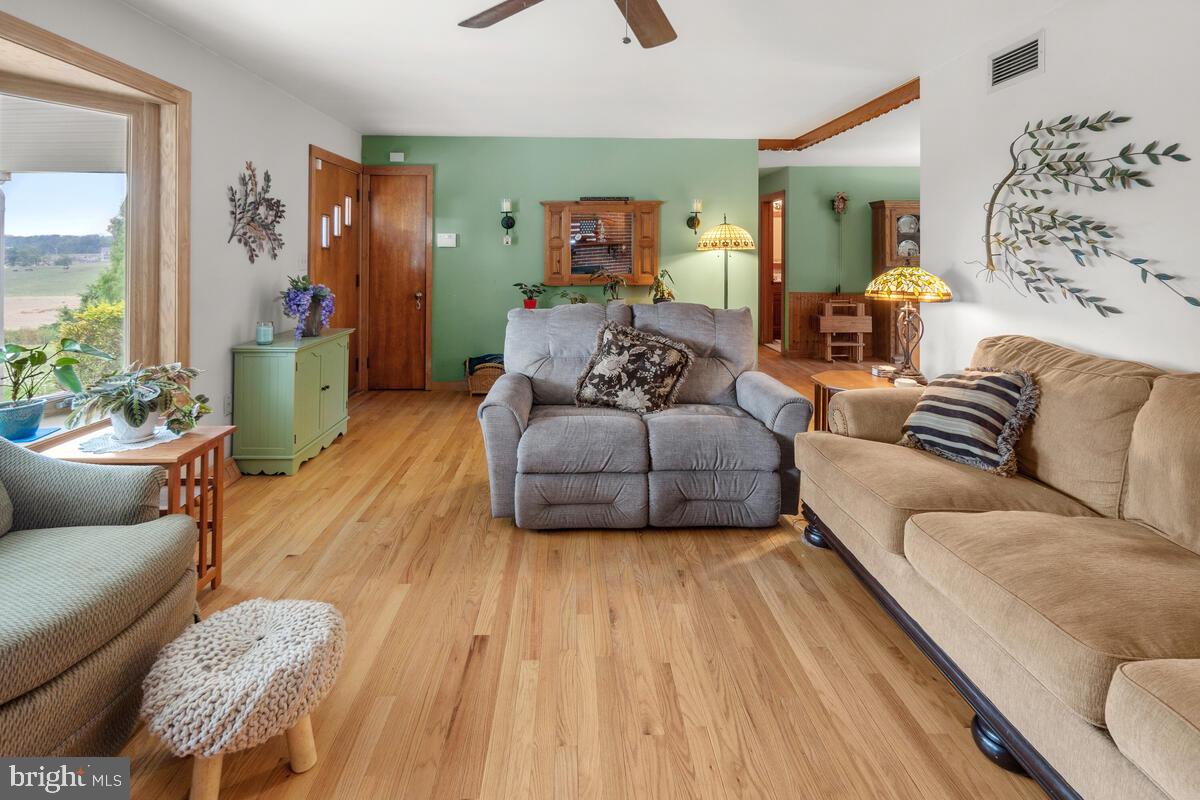 12920 Coppermine Road Union Bridge, MD 21791 - Photo 6 of 56 Living room