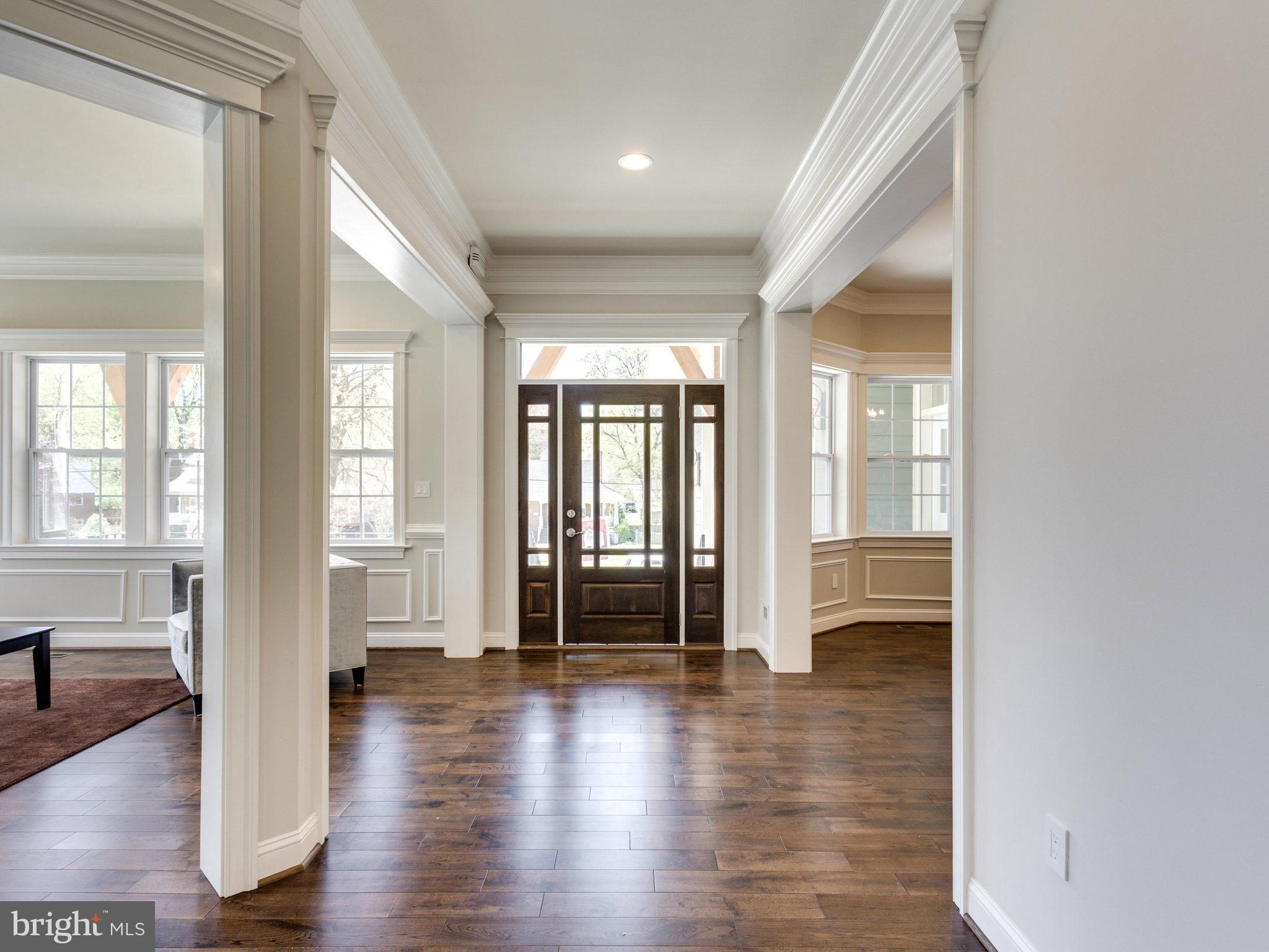 369 Court House Road Southwest Vienna, VA 22180 - Photo 7 of 29 Interior (General)