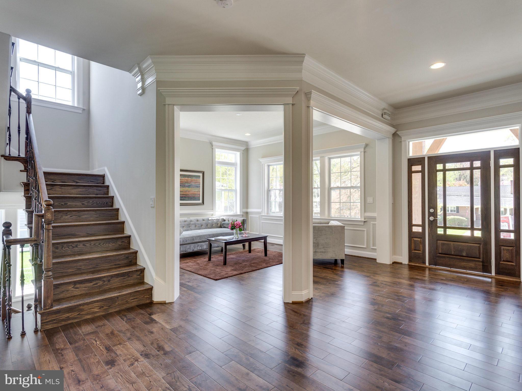 369 Court House Road Southwest Vienna, VA 22180 - Photo 8 of 29 Interior (General)